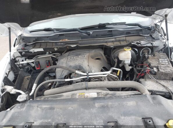 1C6RR7VT7JS218135 2018 RAM 1500 White Rear view