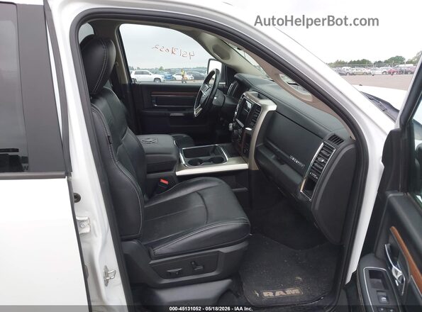 1C6RR7VT7JS218135 2018 RAM 1500 White Front interior view