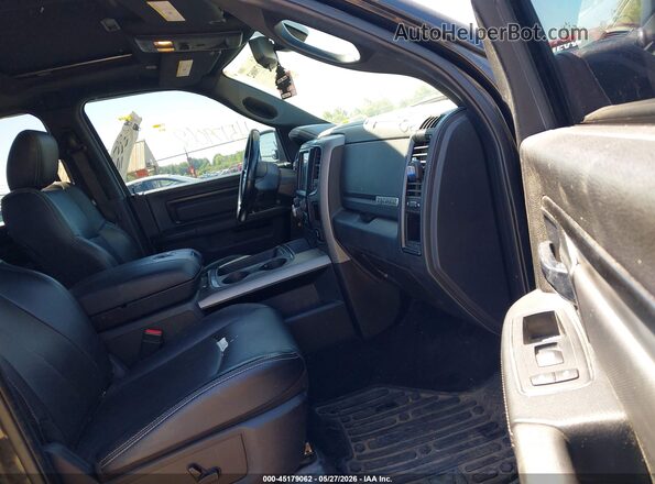 1C6RR7YT2JS173357 2018 RAM 1500 Black Вид салону спереду