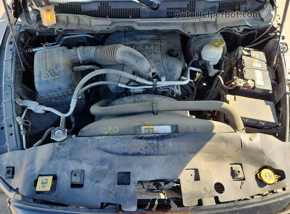 1C6RR7YT5JS110673 2018 RAM 1500 Black Rear interior view