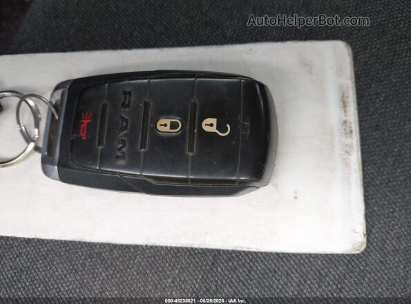 1C6RRECT2KN547932 2019 RAM 1500 Черный Вид панели приборов