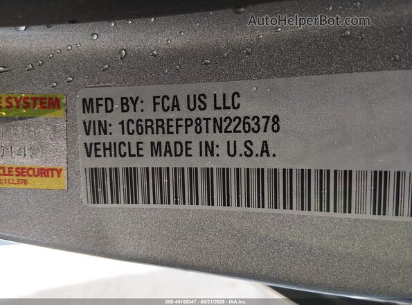 1C6RREFP8TN226378 2026 RAM 1500 Silver Vista del compartimento del motor