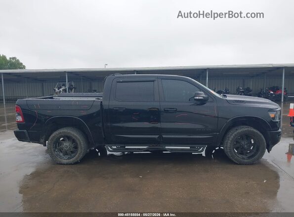 1C6RREFT1KN600874 2019 RAM 1500 Black Rear interior view
