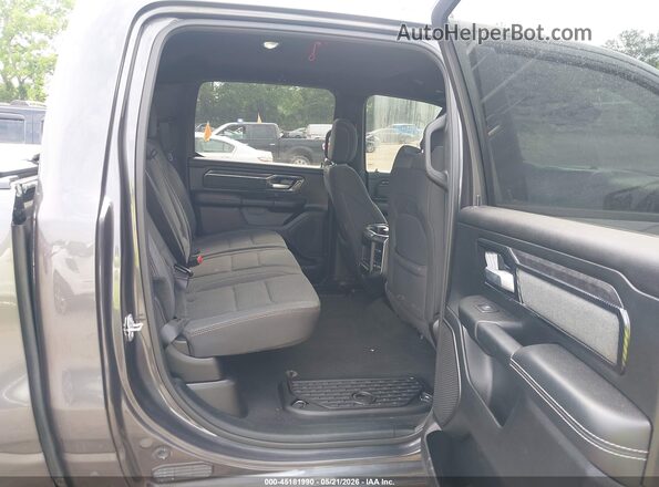1C6RREFT2KN664258 2019 RAM 1500 Gray Vista de la etiqueta del VIN