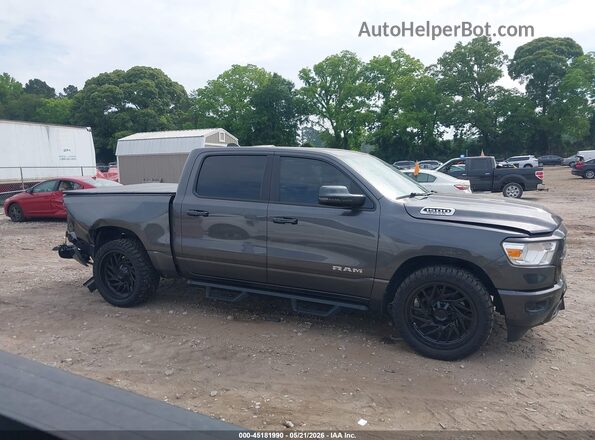 1C6RREFT2KN664258 2019 RAM 1500 Gray Vista interior trasera