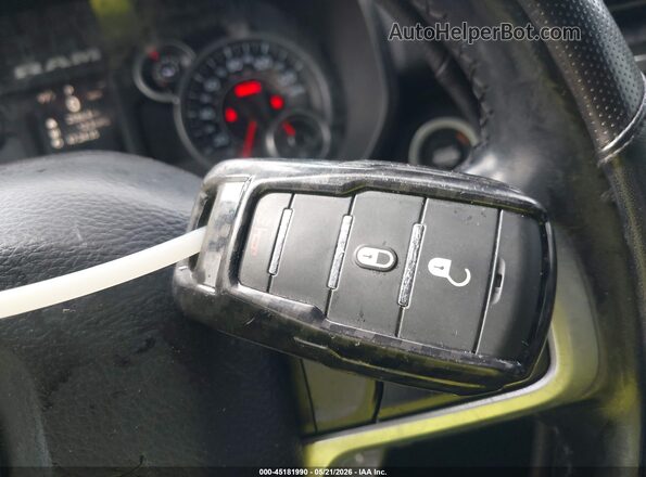 1C6RREFT2KN664258 2019 RAM 1500 Gray Vista del salpicadero