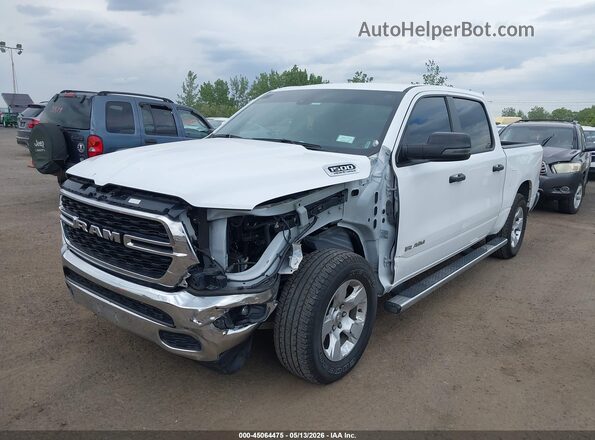 1C6RREFT3PN559705 2023 RAM 1500 White Widok z przodu