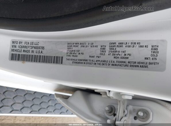 1C6RREFT3PN559705 2023 RAM 1500 White Widok komory silnika