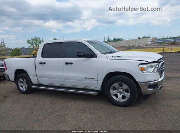 1C6RREFT3PN559705 2023 RAM 1500 White Widok wnętrza z tyłu