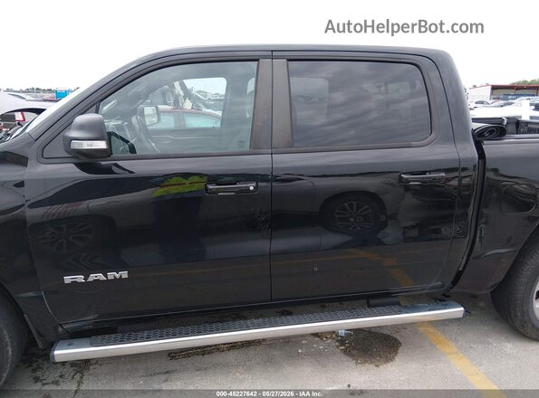 1C6RREFT6NN104991 2022 RAM 1500 Black Vista interior trasera