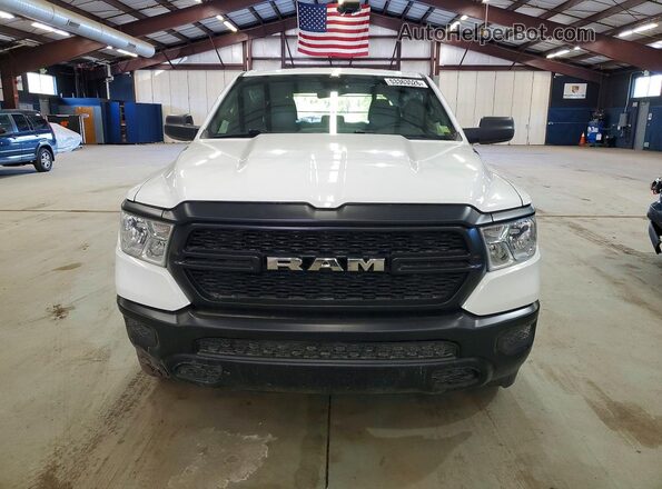 1C6RRFCG3NN438442 2022 RAM 1500 White Vista frontal