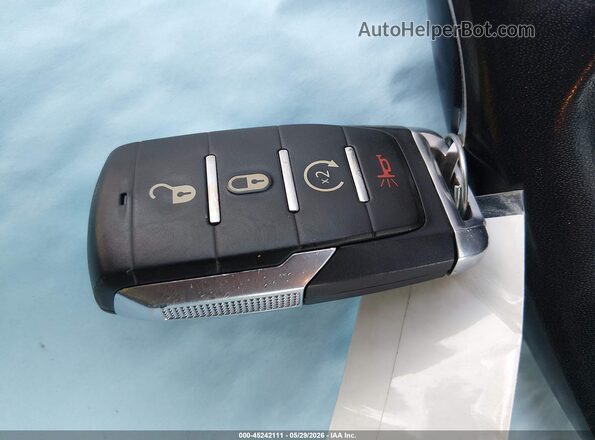 1C6RRFFG0LN334015 2020 RAM 1500 Blue Widok deski rozdzielczej