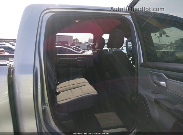 1C6RRFFG8NN392229 2022 RAM 1500 Silver VIN կոդի պիտակի տեսք
