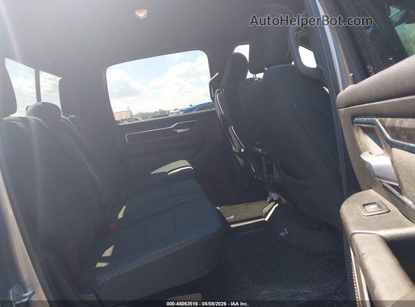 1C6RRFFG8RN156315 2024 RAM 1500 Серебряный 