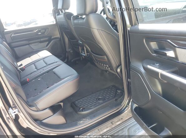 1C6RRFFGXNN245555 2022 RAM 1500 Black VIN კოდის სტიკერის ხედი