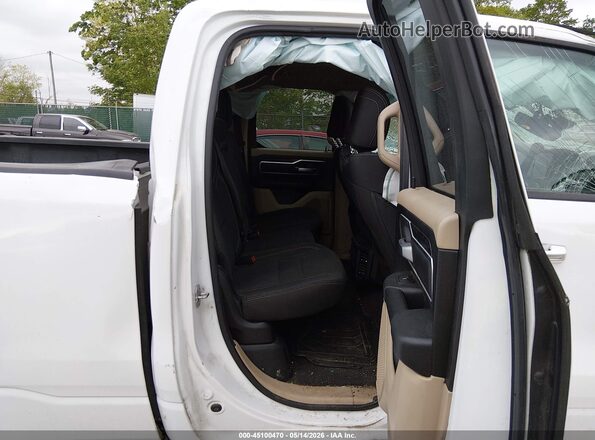 1C6SRFBT4KN822435 2019 RAM 1500 White Widok naklejki z numerem VIN