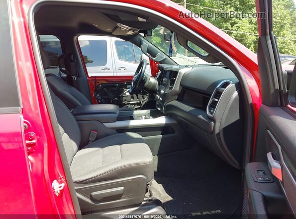 1C6SRFBT6MN809124 2021 RAM 1500 Red Widok wnętrza z przodu