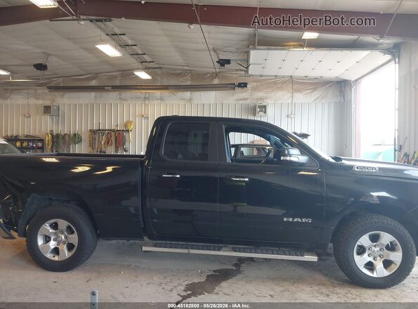 1C6SRFBTXLN366314 2020 RAM 1500 Black Rear interior view
