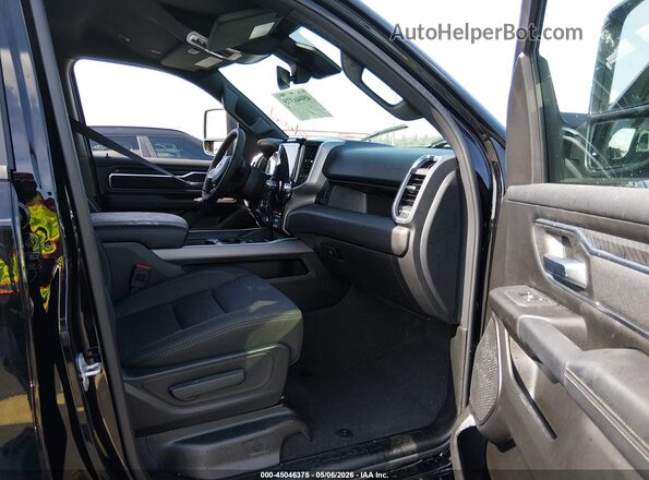 1C6SRFFP3SN698848 2025 RAM 1500 Black Vista interior delantera