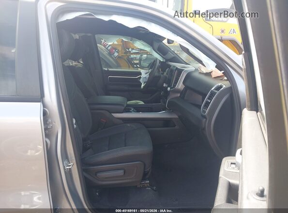 1C6SRFFP9SN501326 2025 RAM 1500 Silver Вид салону спереду