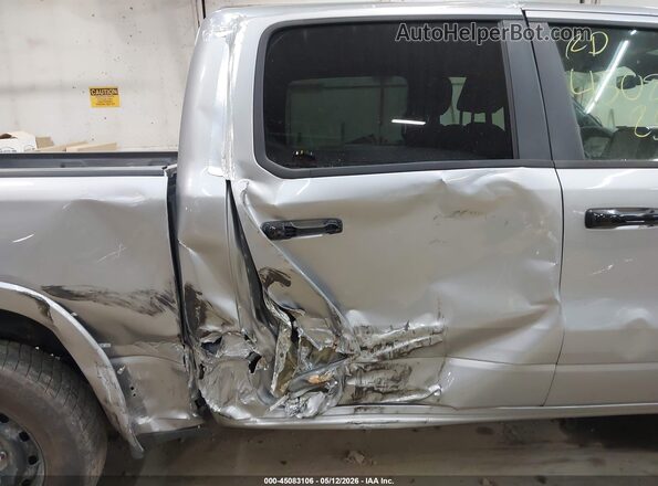 1C6SRFFPXSN698779 2025 RAM 1500 Silver Vista frontal