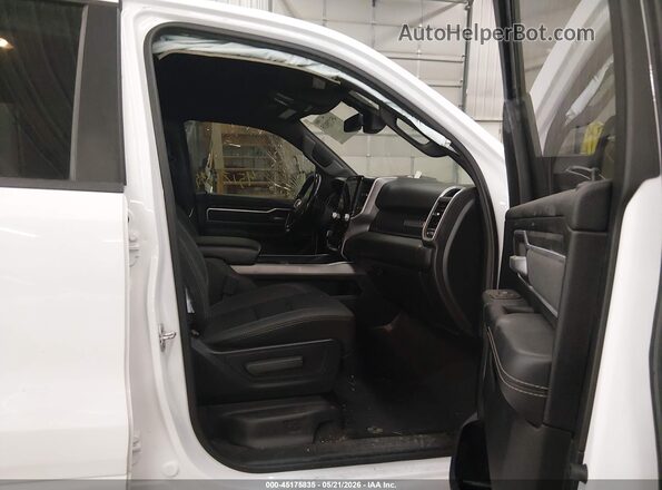 1C6SRFFT2MN586591 2021 RAM 1500 White Vista interior delantera
