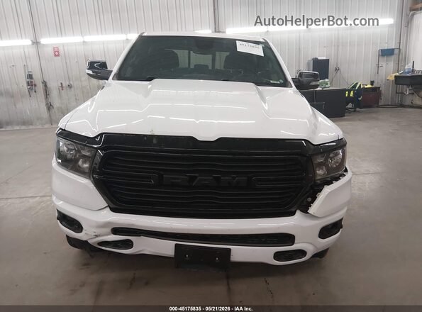 1C6SRFFT2MN586591 2021 RAM 1500 White Vista interior trasera