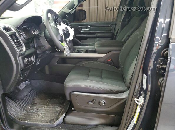 1C6SRFFT7TN228613 2026 RAM 1500 Blue Вид салону спереду