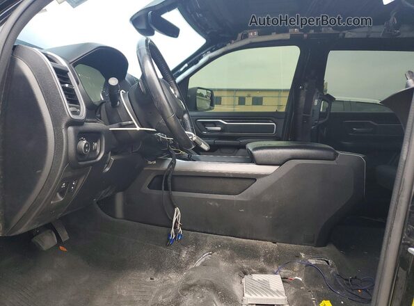 1C6SRFFTXMN595751 2021 RAM 1500 Черный 