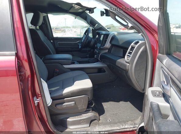 1C6SRFFTXMN829967 2021 RAM 1500 Maroon Widok wnętrza z przodu