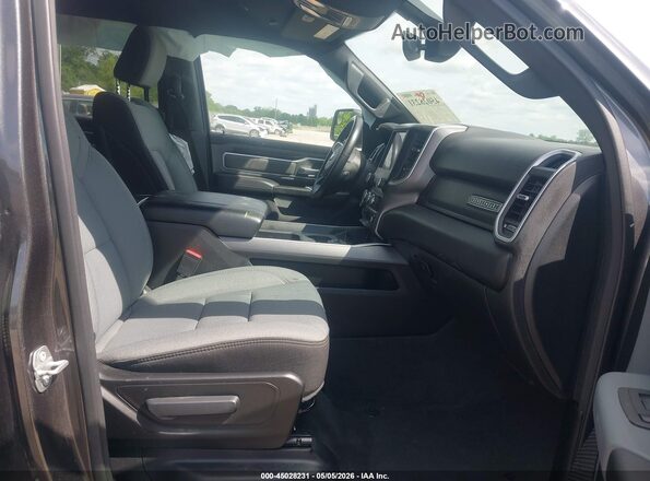 1C6SRFFTXNN239849 2022 RAM 1500 Gray Вид салону спереду