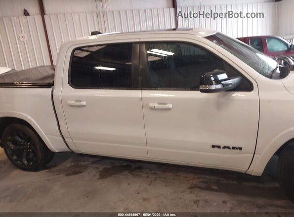 1C6SRFHT9NN118601 2022 RAM 1500 White Widok wnętrza z tyłu