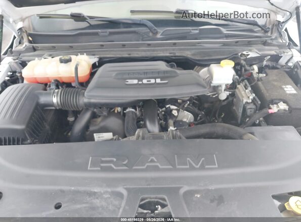 1C6SRFJM8LN204045 2020 RAM 1500 White Vista trasera