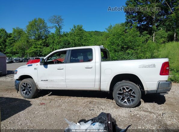 1C6SRFJP2SN535325 2025 RAM 1500 White Vista interior de 360 grados