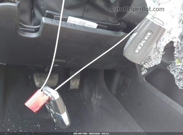 1C6SRFJP2TN196809 2026 RAM 1500 Gray Dashboard view
