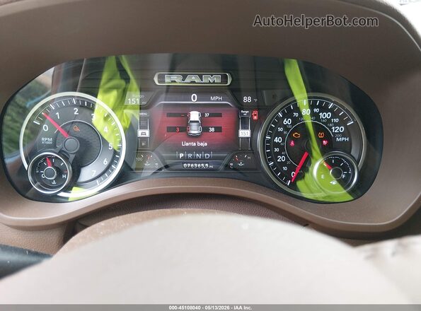 1C6SRFJT8LN415673 2020 RAM 1500 Blue Vista de los asientos traseros