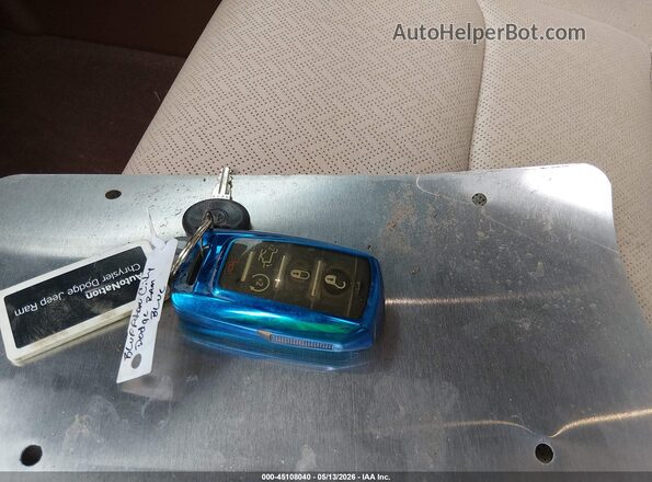 1C6SRFJT8LN415673 2020 RAM 1500 Blue Vista del salpicadero