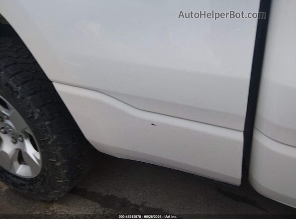 1C6SRFMT0RN157802 2024 RAM 1500 White Вид задньої частини салону