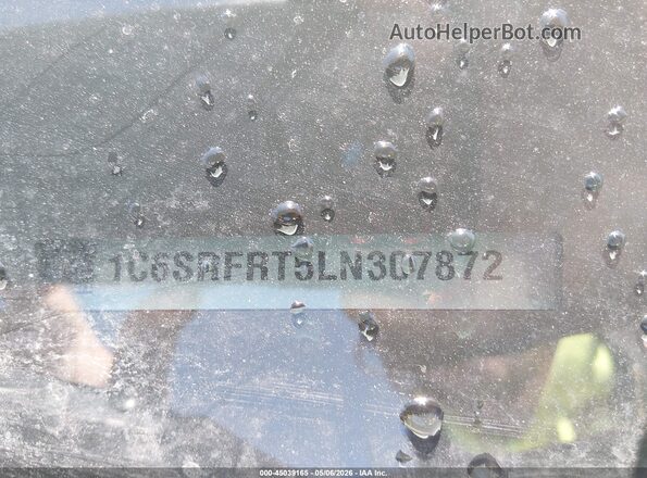 1C6SRFRT5LN307872 2020 RAM 1500 Red Vista del compartimento del motor