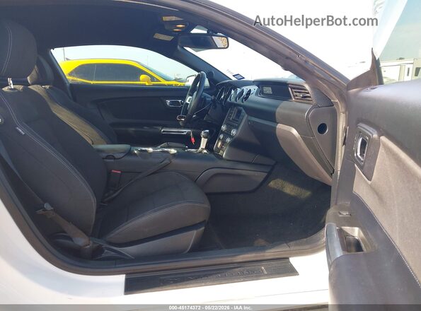 1FA6P8AM0G5252050 2016 FORD MUSTANG White Front interior view