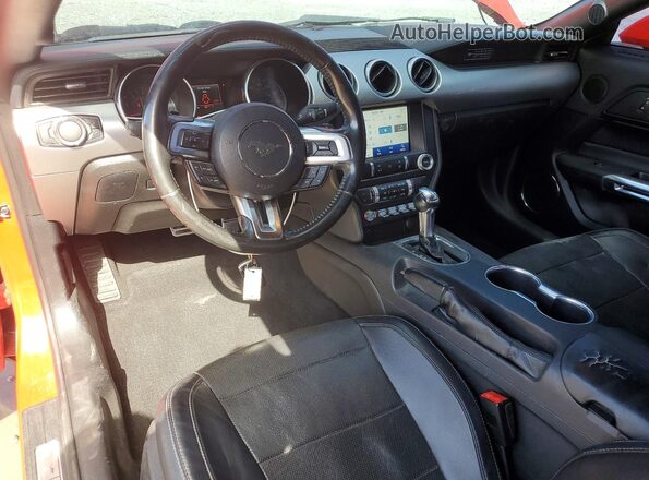 1FA6P8TH5L5120217 2020 FORD MUSTANG Red Widok deski rozdzielczej