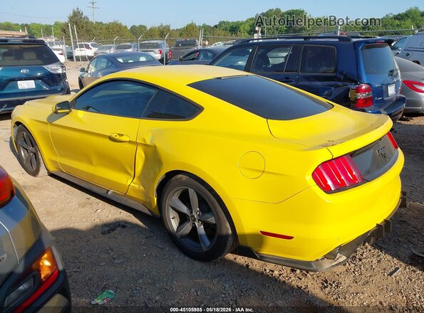 1FA6P8TH6G5219652 2016 FORD MUSTANG Yellow 360 interior view