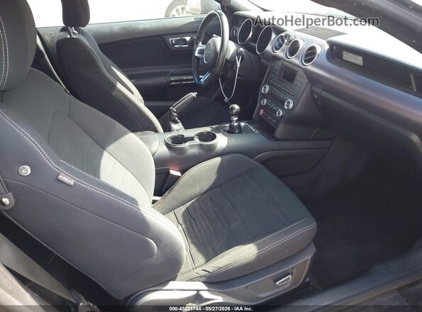 1FA6P8THXG5320628 2016 FORD MUSTANG Black Front interior view