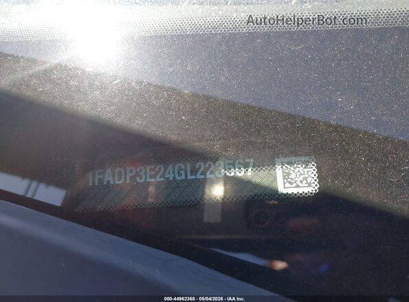 1FADP3E24GL223567 2016 FORD FOCUS Black ძრავის განყოფილების ხედი