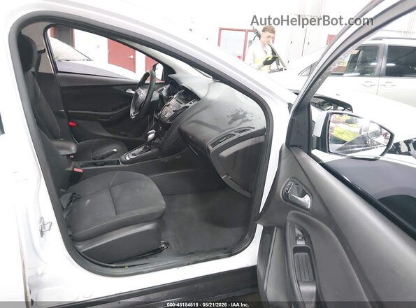 1FADP3F21GL205039 2016 FORD FOCUS White Front interior view