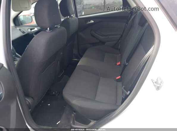 1FADP3F21GL396946 2016 FORD FOCUS White VIN կոդի պիտակի տեսք