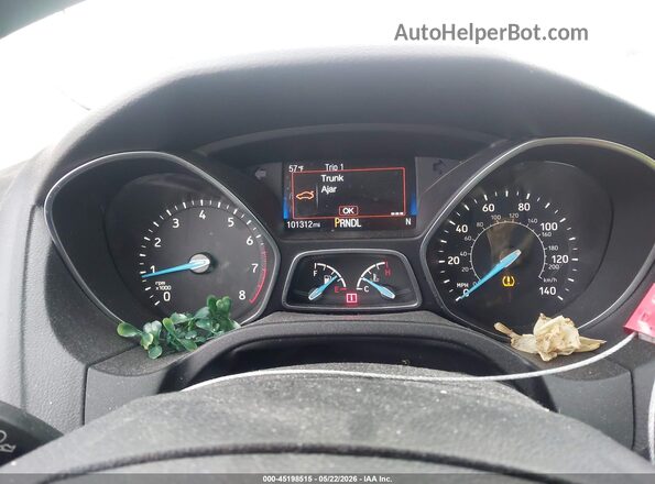 1FADP3F21JL227453 2018 FORD FOCUS White Widok tylnych siedzeń