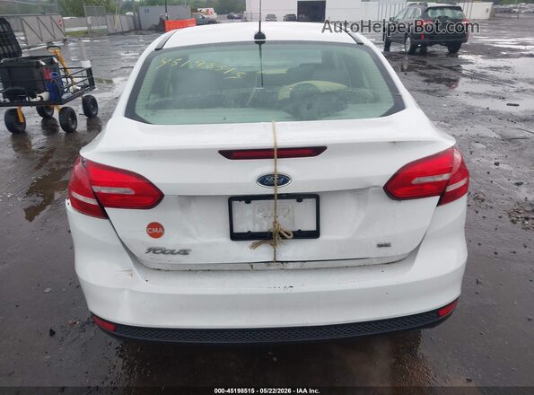 1FADP3F21JL227453 2018 FORD FOCUS White Widok z przodu