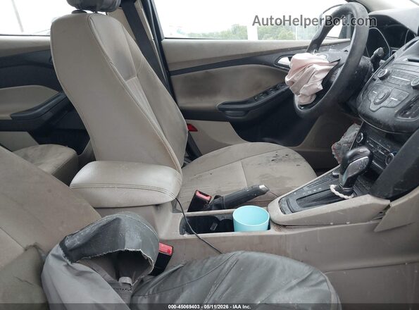 1FADP3F22HL227777 2017 FORD FOCUS Gray Вид салону спереду