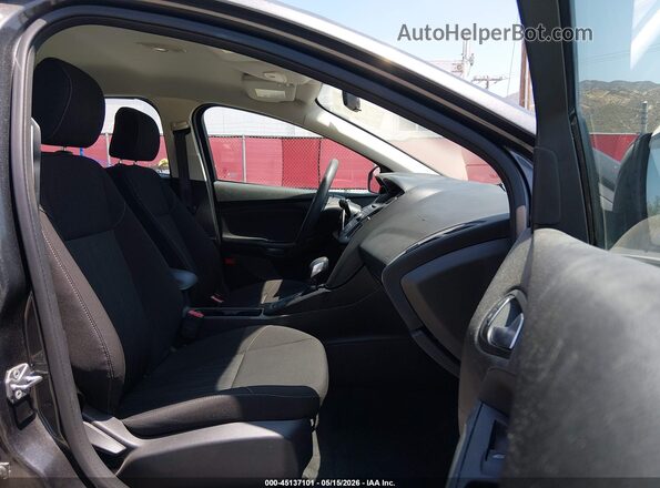 1FADP3F22HL315793 2017 FORD FOCUS Gray Widok wnętrza z przodu